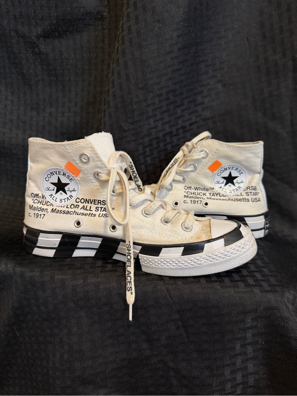 Converse x Off-White Chuck Taylor All-Star 70 Hi - Picture 2 of 6